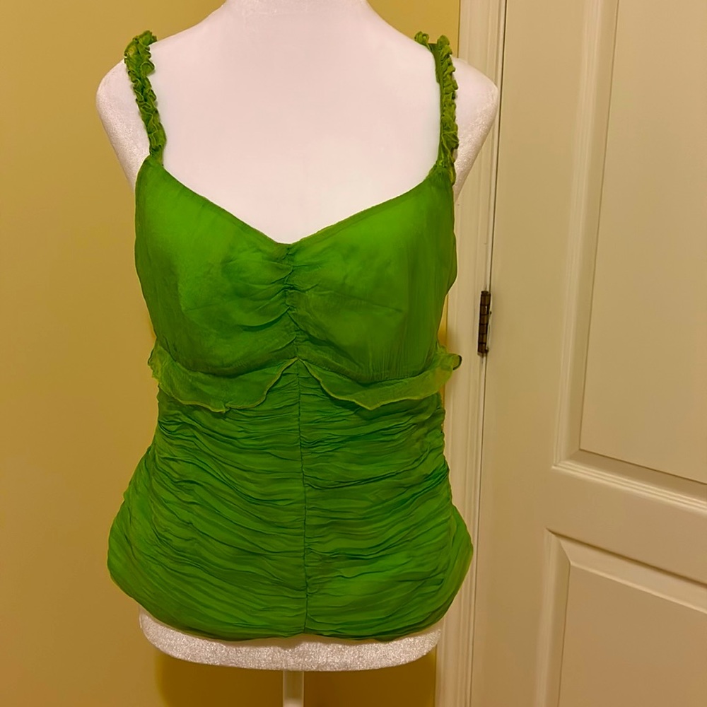 Beautiful Green top, size medium